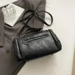 Vintage Tote Bag: Spacious multi-pocket design with tassel and metal accents, supports multiple carrying methods, combining practicality and style. – Green