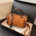 Vintage Tote Bag: Spacious multi-pocket design with tassel and metal accents, supports multiple carrying methods, combining practicality and style. – Green