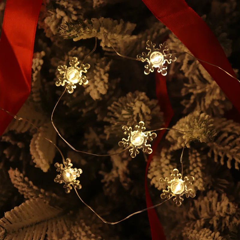 2m 20-LED Christmas Snowflake String Lights, Warm White, Battery Powered (2 x AA Batteries Required)