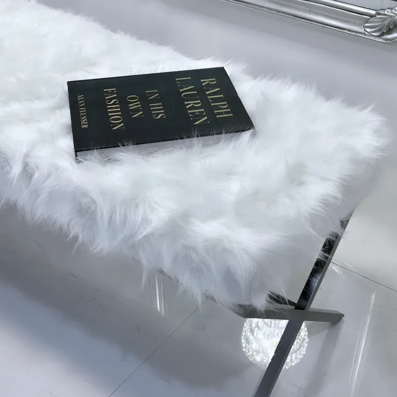 Interior Ave – Oxley Fur Bench – White & Silver
