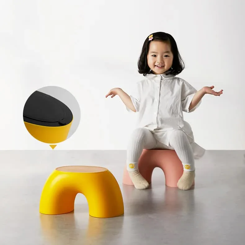 Minimalist Round Shape Footstool – Durable Anti-slip Rainbow Stool for Home, Creative Design PP+Polypropylene Material, Comfortable Shoe Bench – Green