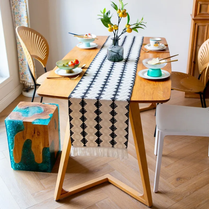 2-Pack Table Runner MX07, Green Trim on Both Sides, Red Center, With Tassels