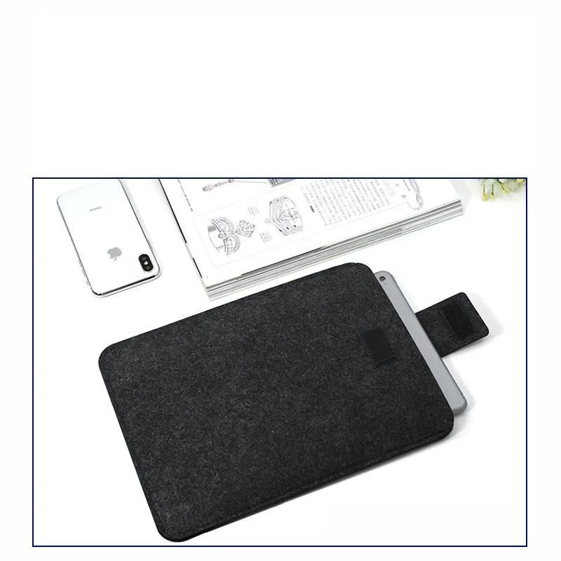 13-inch wool felt sleeve for MacBook Pro and Air, light gray