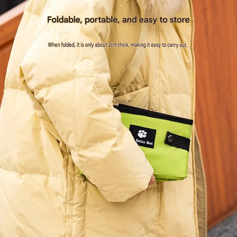 Travel Friendly Pet Toilet Kit – Green Portable Cat Litter Box and Yellow Scoop Set – Foldable Oxford Fabric Tray with Waterproof Liner, PP Fine Mesh Scoop for Tofu and Clumping Litter,Suitable for travel and outdoor use